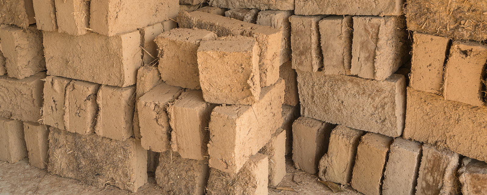 construction en brique de terre crue