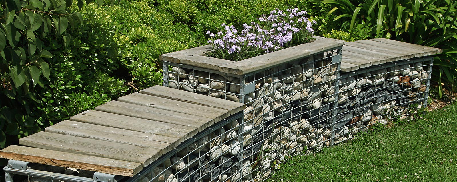 Mur en gabion végétalisé