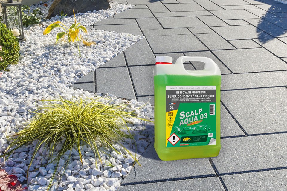 Produits de traitement pour les espaces extérieurs