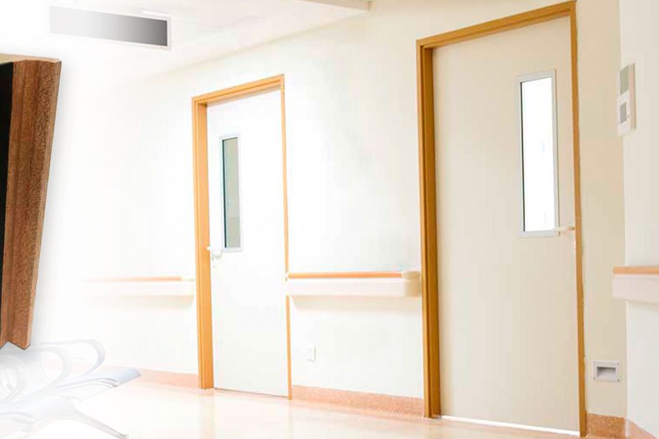 Couloir d'établissement hospitalier