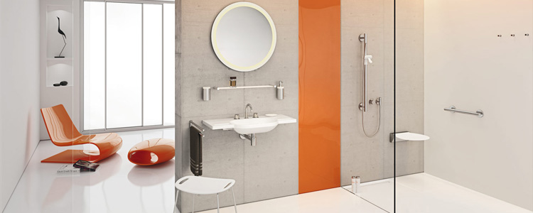 Salle de bains design et adaptée à la sécurité des seniors