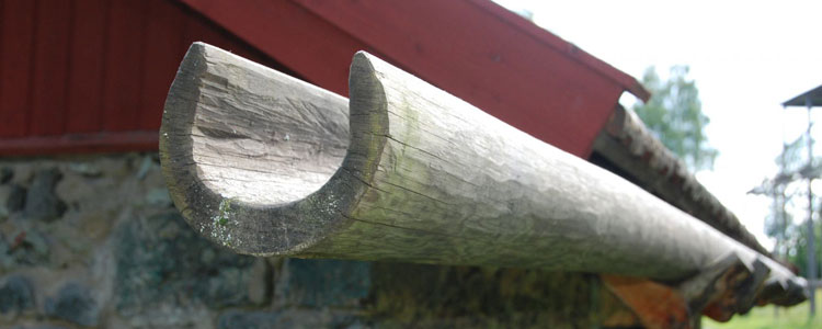 gouttière en bois